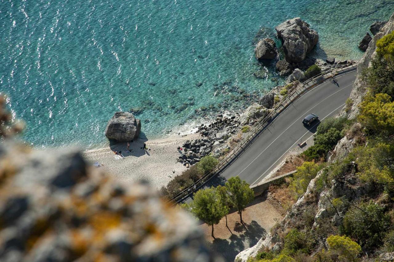 Le Torri Riviera Holiday Albenga Bagian luar foto