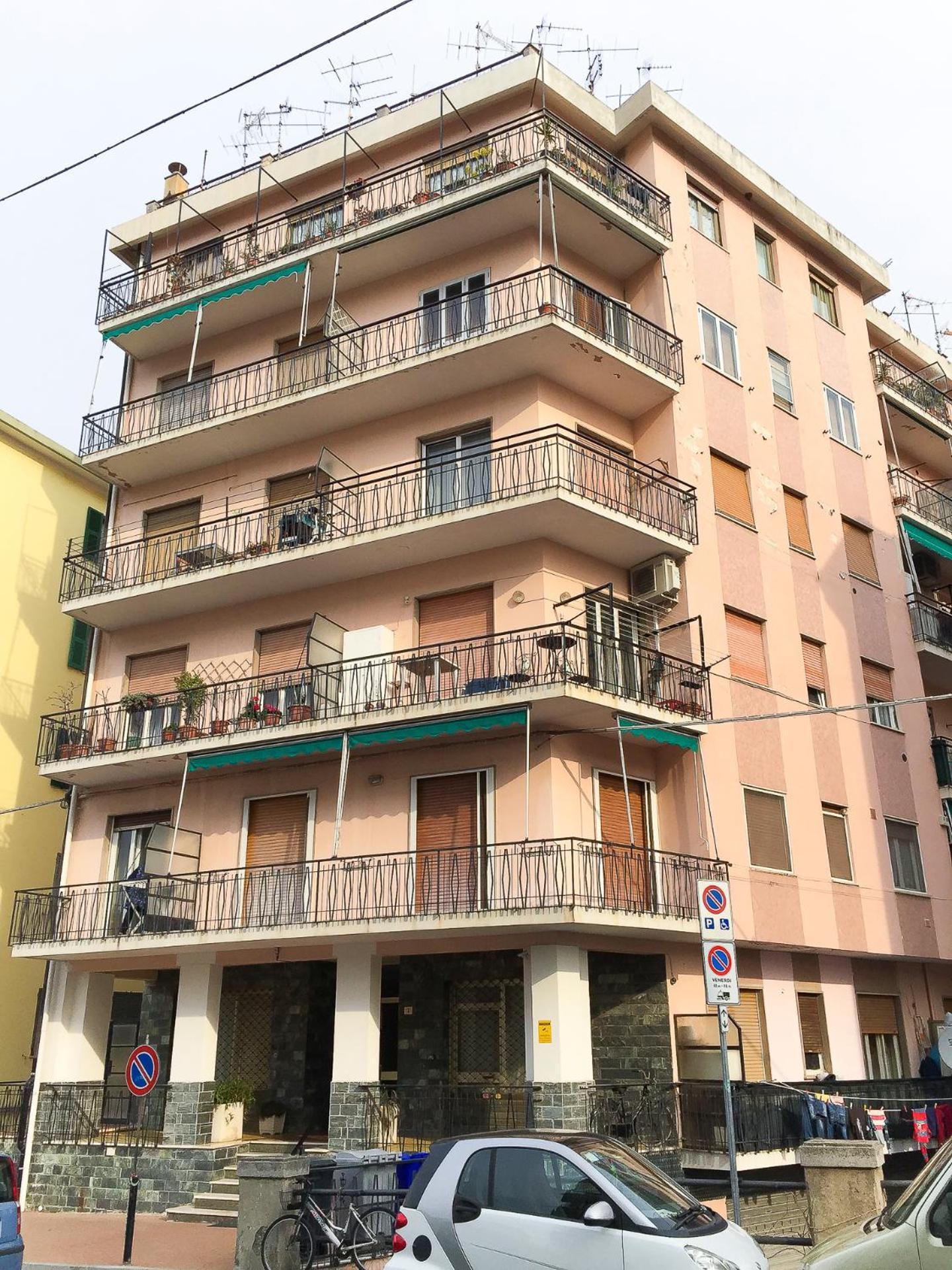Le Torri Riviera Holiday Albenga Bagian luar foto